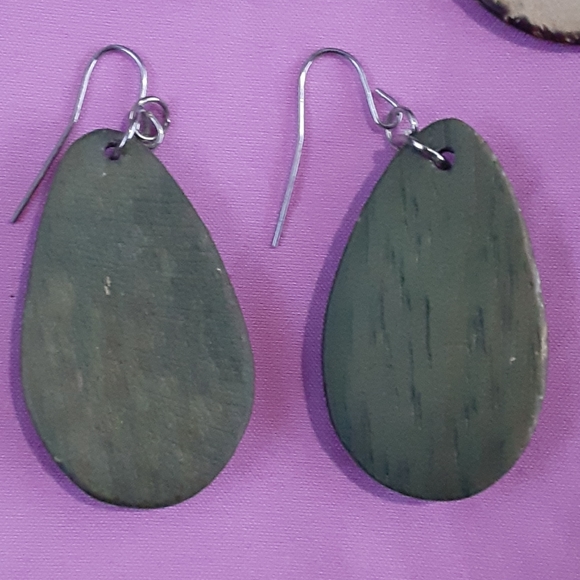 🌹Bundle 2 pair wood earrings pierced - Picture 6 of 7